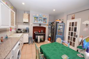 Kitchen- click for photo gallery